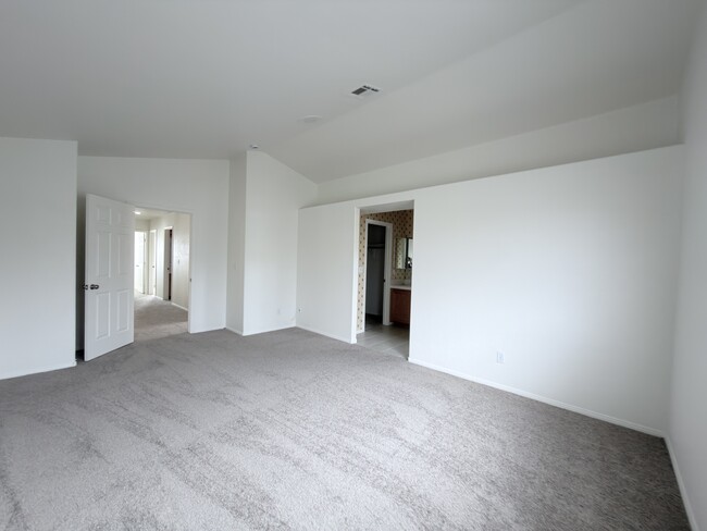 Building Photo - 8232 Fame Ave