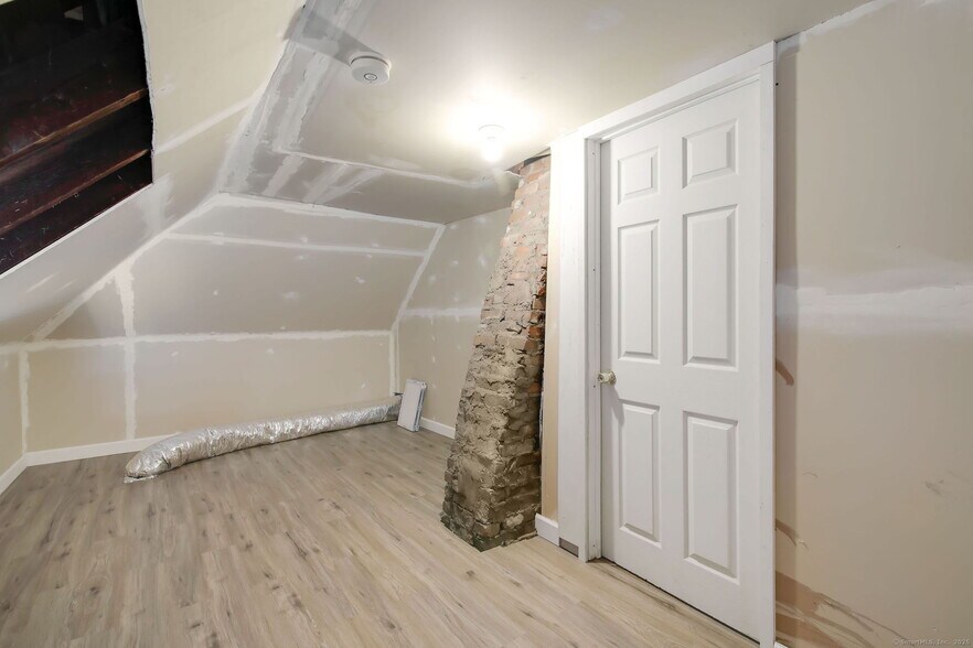 Building Photo - 14 Belden St