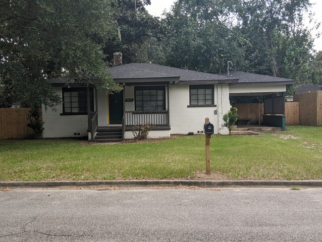 Building Photo - 2619 Carmel Ave