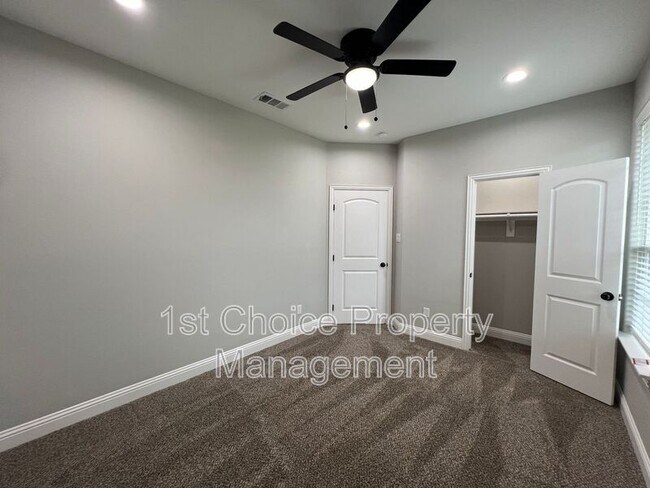 Building Photo - 5413 Harrys Pl