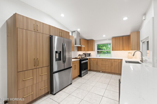 Building Photo - 606 Deal Rd