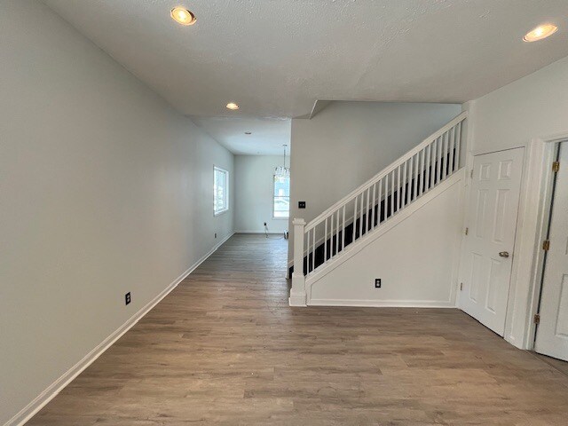 Building Photo - 934 W Garfield Ave