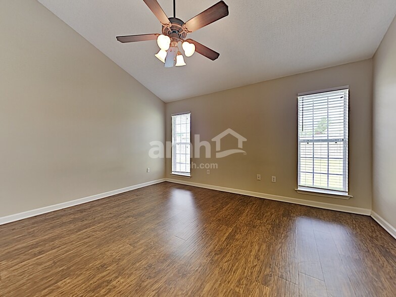 Building Photo - 5961 Appian Way Cv