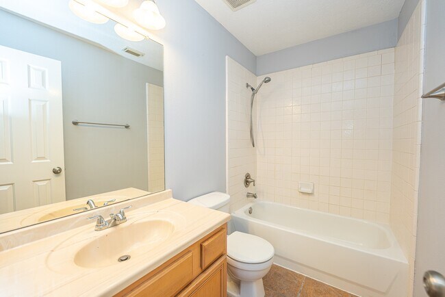 Building Photo - 1126 Noble Glen Dr