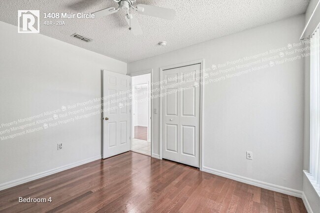 Building Photo - Charming 4-Bedroom Ranch with a Spacious L...
