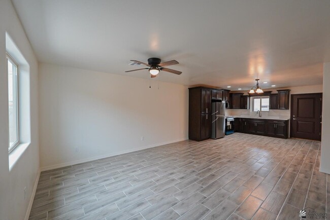 Building Photo - 1921 S Walnut Ave