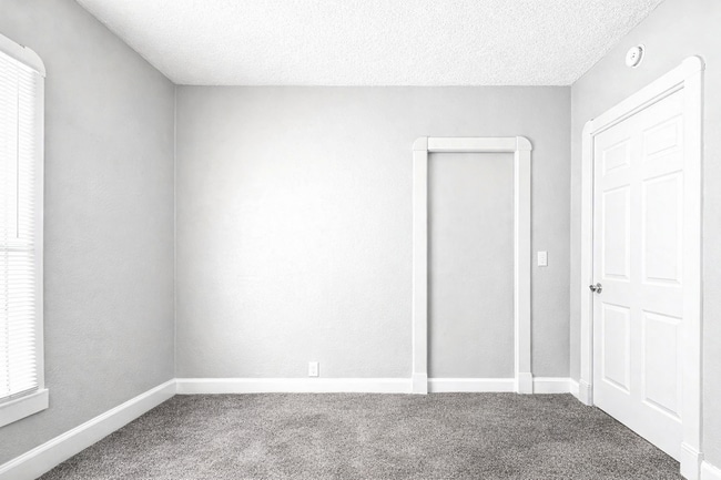 Building Photo - 1343 Edgemont Ave