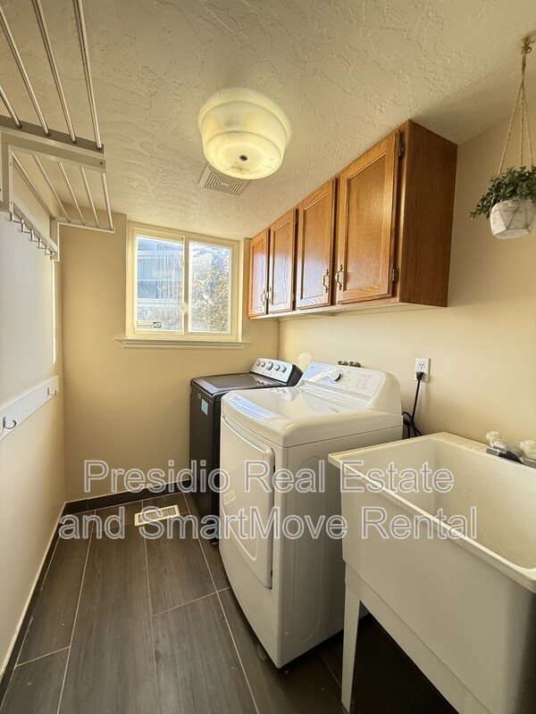 Building Photo - 3408 S Huntington Dr