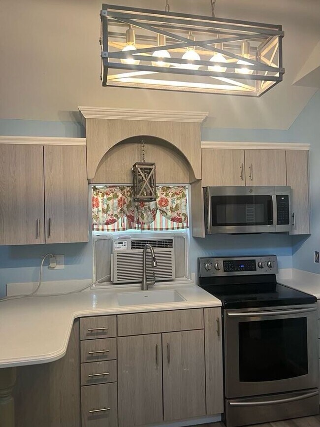 Building Photo - Tiny House for Rent