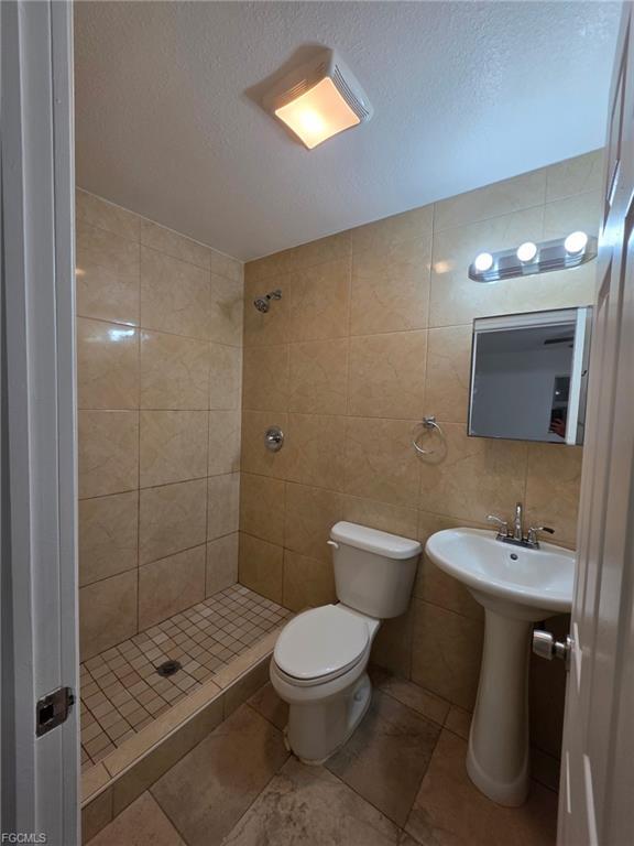 Building Photo - 573 Figuera Ave