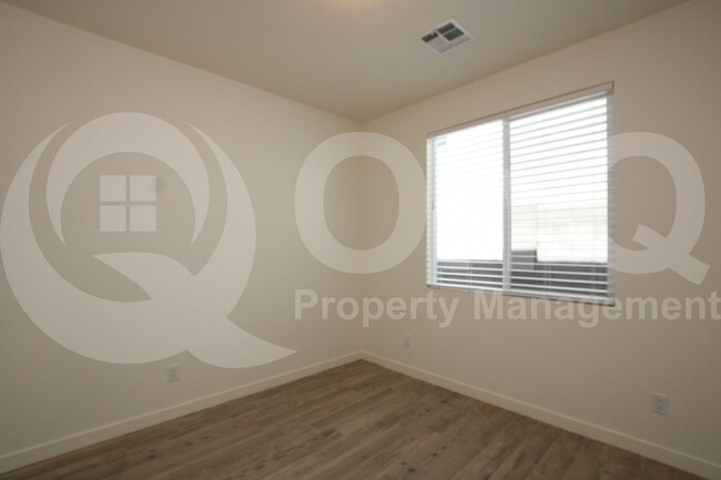Building Photo - 2630 E Harvard St