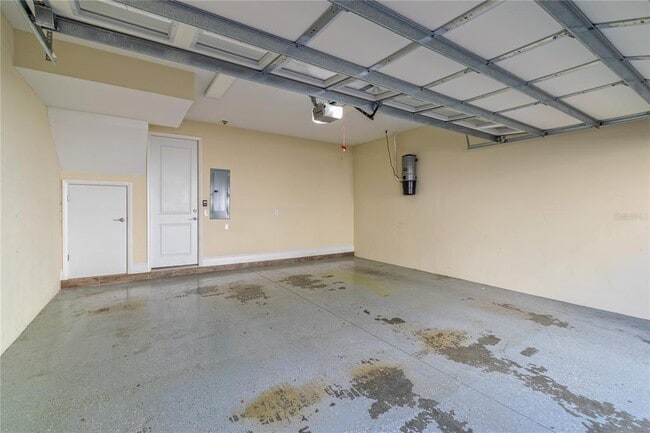 Building Photo - 653 E Jackson St