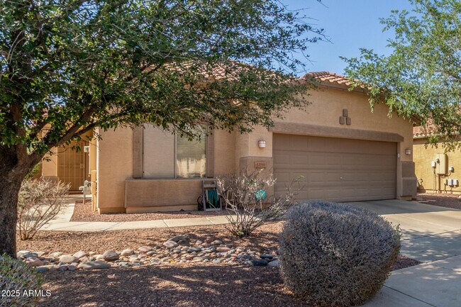 Building Photo - 12910 W Glenrosa Dr