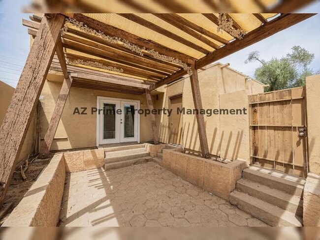 Building Photo - 4615 E Jones Ave