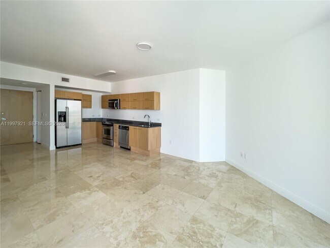 Building Photo - 350 S Miami Ave