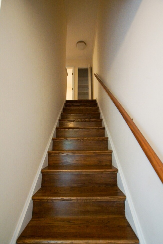 Building Photo - 102 Weatherstone Dr