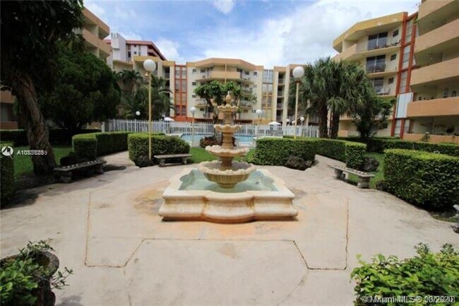 Building Photo - 1750 W 46th St