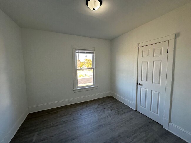 Building Photo - 3069 N 29th St