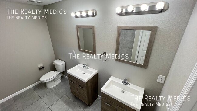 Building Photo - 1550 Pace Dr NW