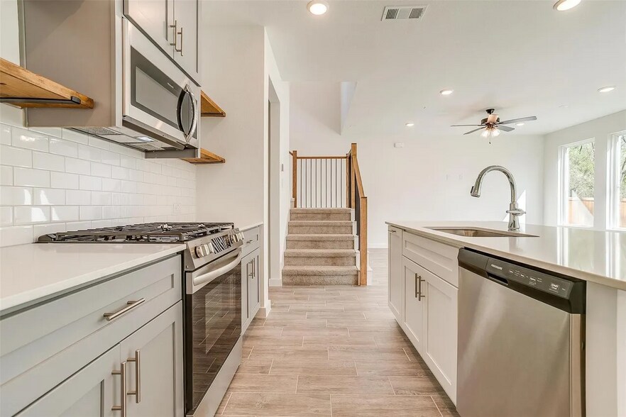 Kitchen - 4524 Hogans Alley Dr