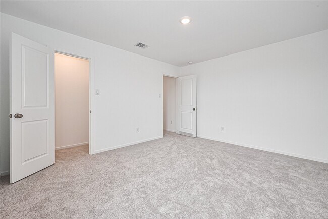 Building Photo - 26615 Coast Redwood Dr