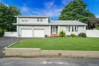 Building Photo - 100 E 7th St