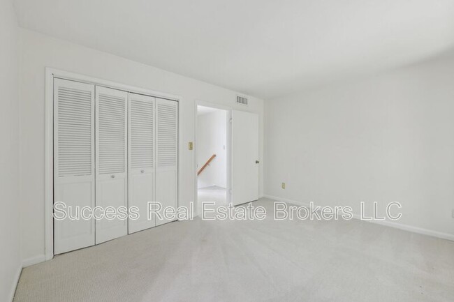 Building Photo - 98 La Rue Pl NW