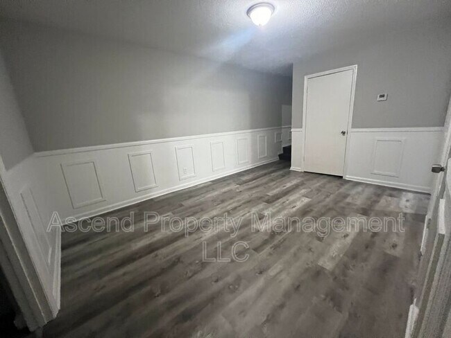 Building Photo - 3216 Gleason Dr