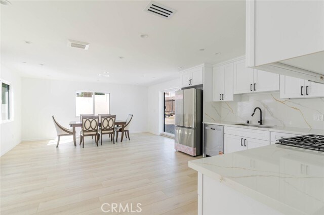 Building Photo - 9813 Foothill Blvd