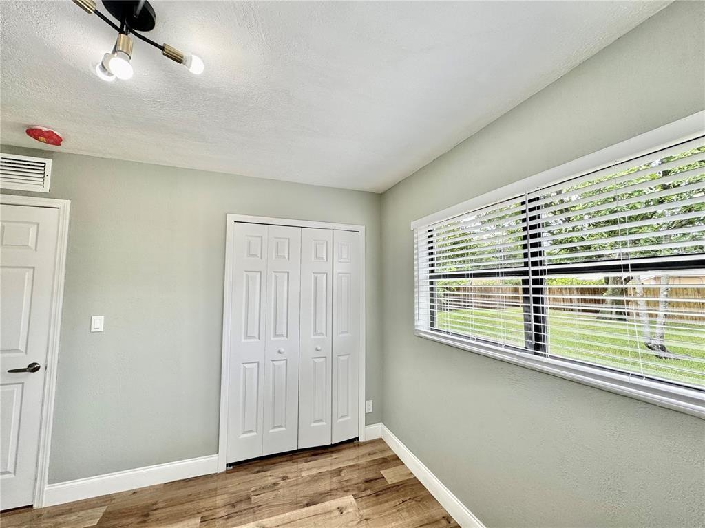 Building Photo - 1783 Lauderdale Manor Dr