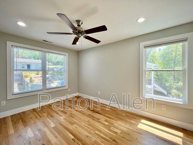 Building Photo - 308 London Rd