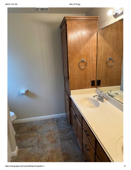 Building Photo - 1123 Blazewood Dr