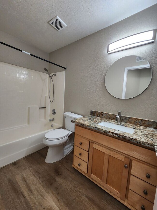 Building Photo - $500 OFF First Month Rent - Mira Mesa - Ca...