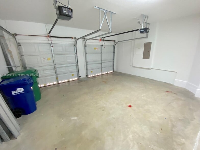 Building Photo - 11005 NW 87th St