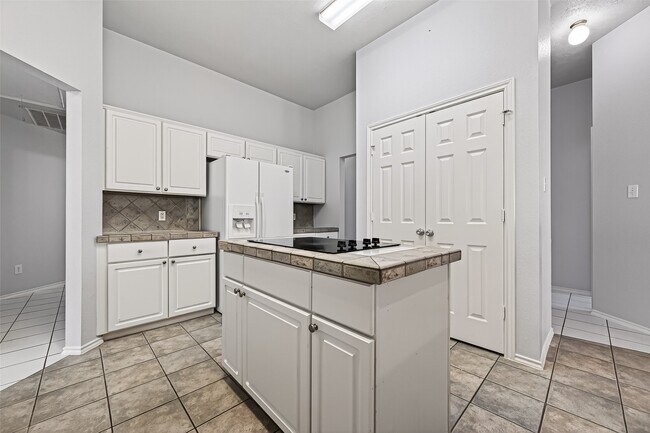 Building Photo - 3314 Zubin Ln