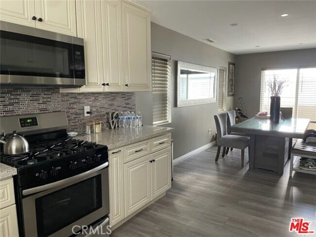 Building Photo - 9559 Firestone Blvd