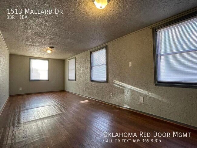 Building Photo - 1513 Mallard Dr