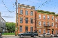 Building Photo - 515 E 12th St