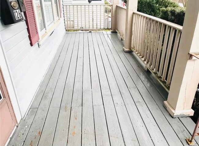 Private front porch - 126 Peck Ave