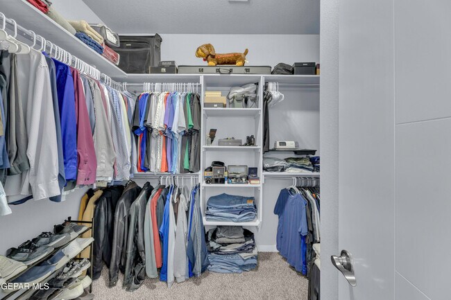 Building Photo - 12631 Mark Twain Ave