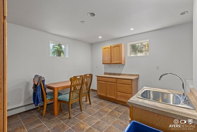 Building Photo - 36800 Lou Morgan Rd