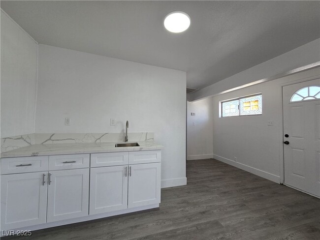 Building Photo - 4001 Via Vaquero Ave