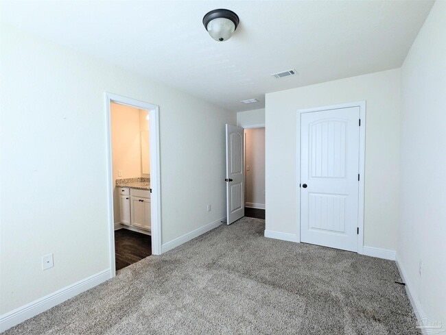 Building Photo - 4385 Village Oak Ln