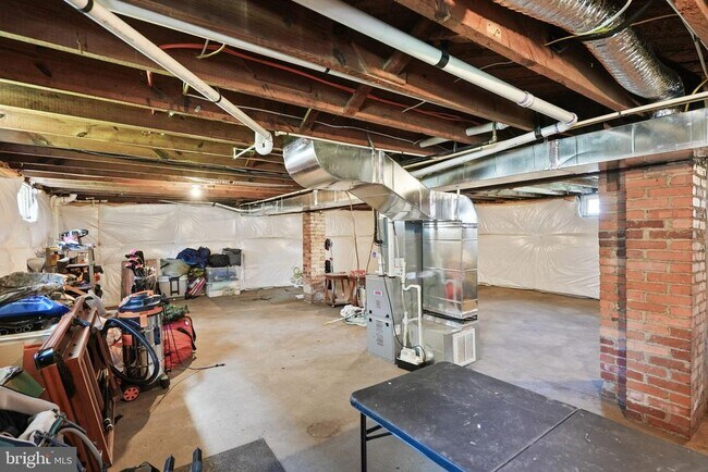Building Photo - 580 N Braddock St