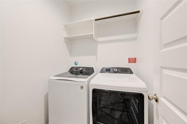 Building Photo - 9834 Rugged Oaks Dr