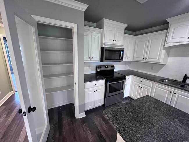 Building Photo - 27 Kasidyann Ct