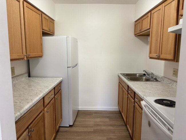 Building Photo - 230 N 45th St