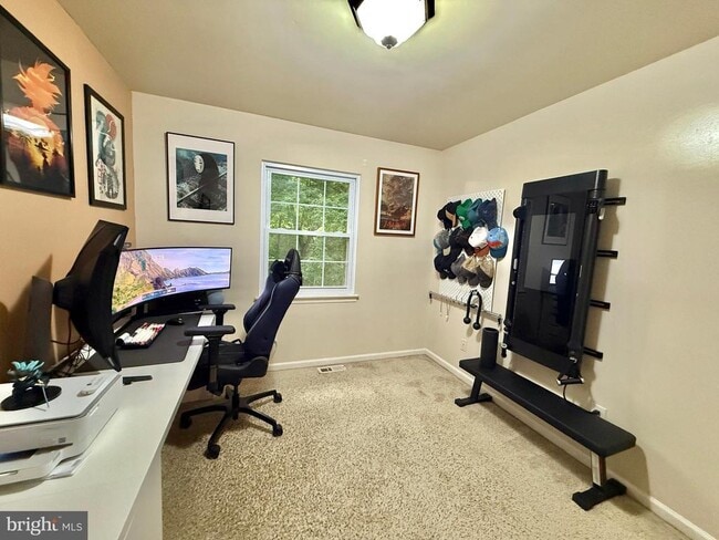Building Photo - 5500 Woodlawn Manor Ct