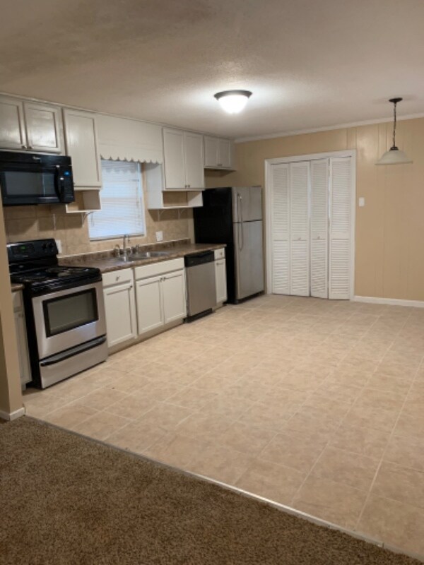 Building Photo - 209 Polaris St