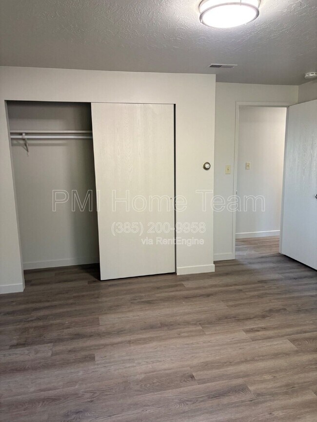 Building Photo - 245 Abrams Way